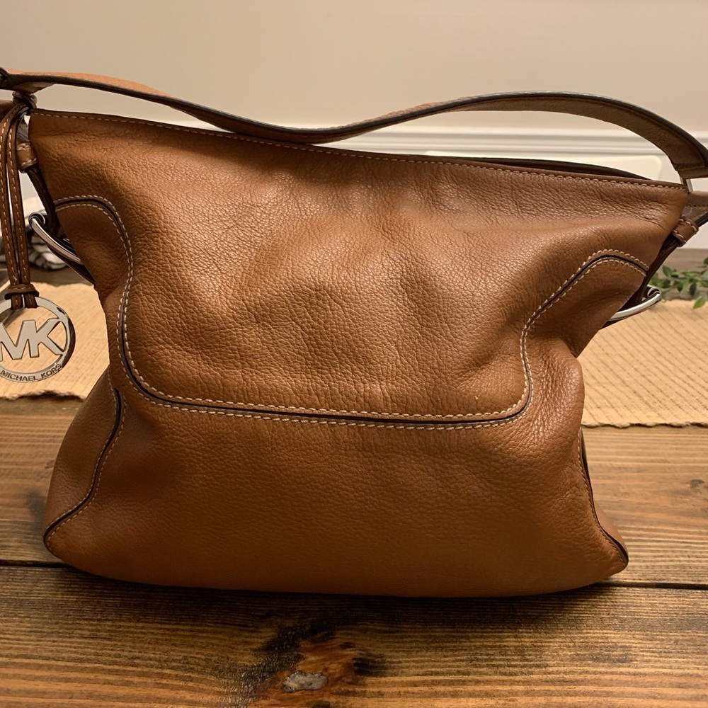 Shoulder bag. Michael kors. Mint condition.